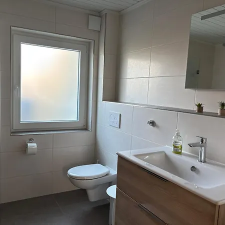 Boeltser Hus Mit Strandkorb Und Kamin 10 Gehminuten Zum Kurtaxefreien Sandstrand アパート