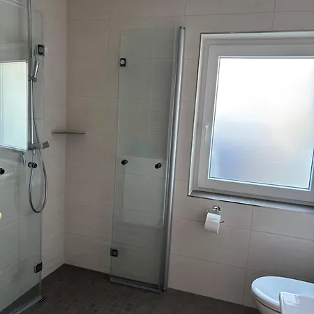 Boeltser Hus Mit Strandkorb Und Kamin 10 Gehminuten Zum Kurtaxefreien Sandstrand Kraksdorf