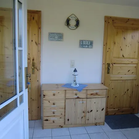 Boeltser Hus Mit Strandkorb Und Kamin 10 Gehminuten Zum Kurtaxefreien Sandstrand アパート Kraksdorf