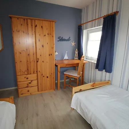 Boeltser Hus Mit Strandkorb Und Kamin 10 Gehminuten Zum Kurtaxefreien Sandstrand